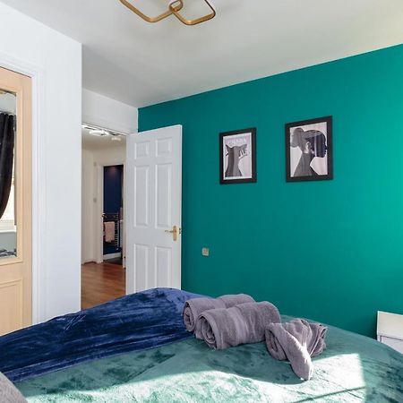 Stylish 2 Bedroom Apartment In Единбург Екстериор снимка